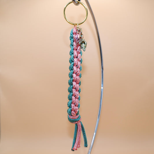 Ocean-themed Keychain with Seashell Charms | Colorful Handmade Keyring | Backpack & Purse Accessories | Gift for Ocean-lovers