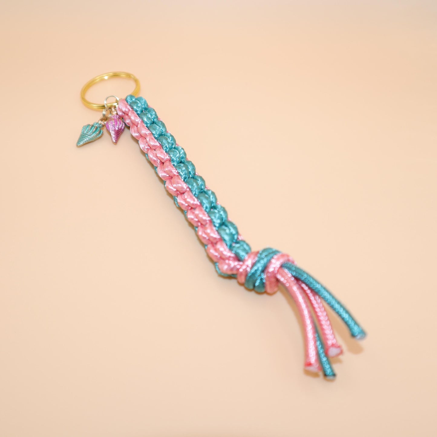 Ocean-themed Keychain with Seashell Charms | Colorful Handmade Keyring | Backpack & Purse Accessories | Gift for Ocean-lovers