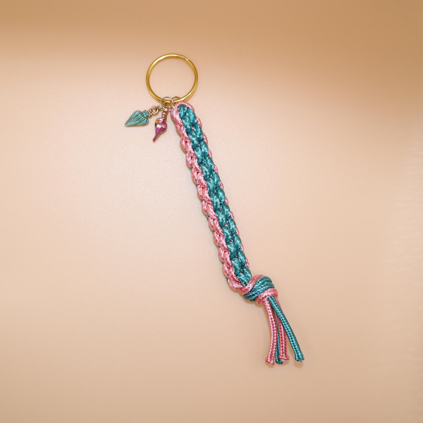 Ocean-themed Keychain with Seashell Charms | Colorful Handmade Keyring | Backpack & Purse Accessories | Gift for Ocean-lovers