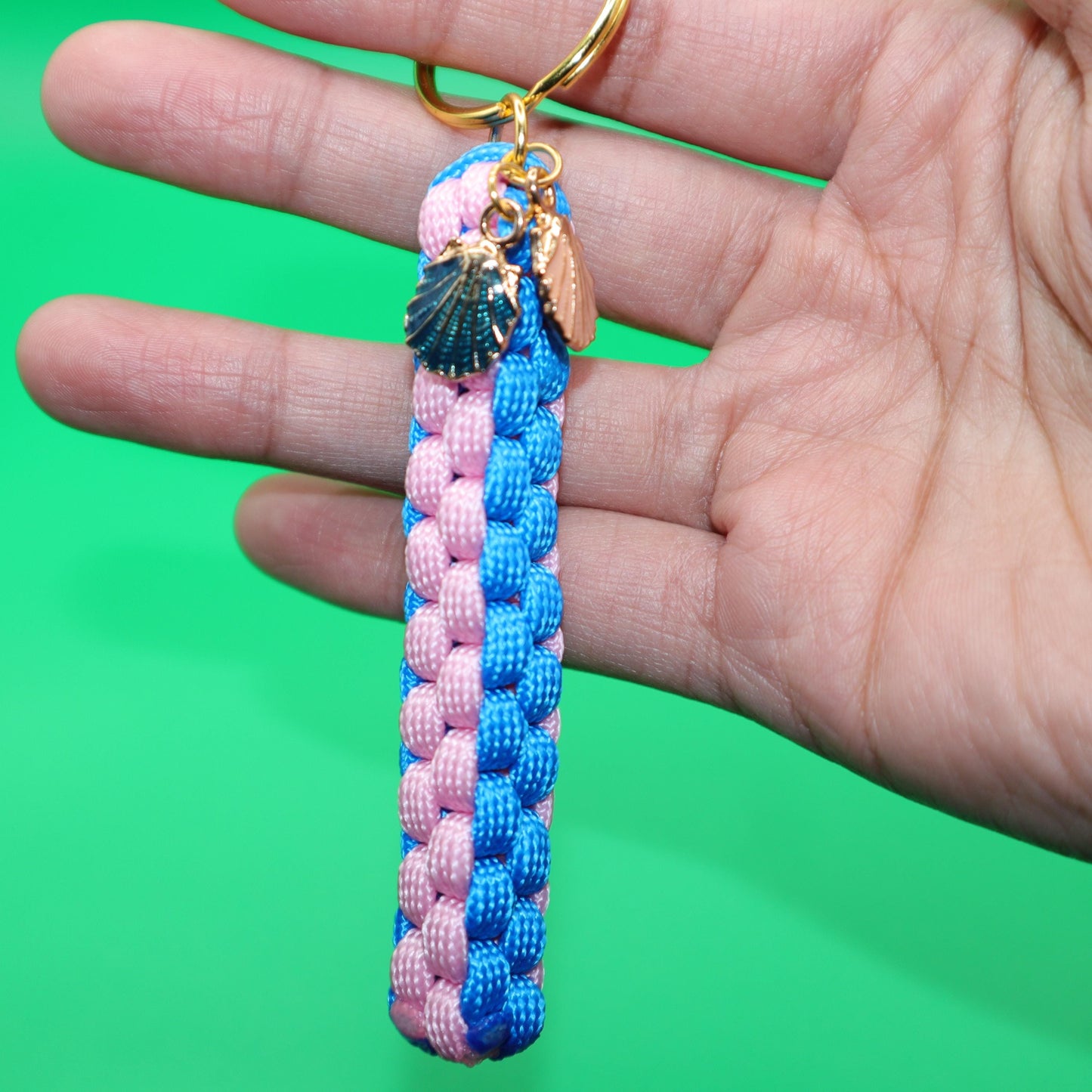 Ocean Keychain with Seashell Charms | Colorful Handmade Keyring | Backpack & Purse Accessories | Gift for Ocean-lovers